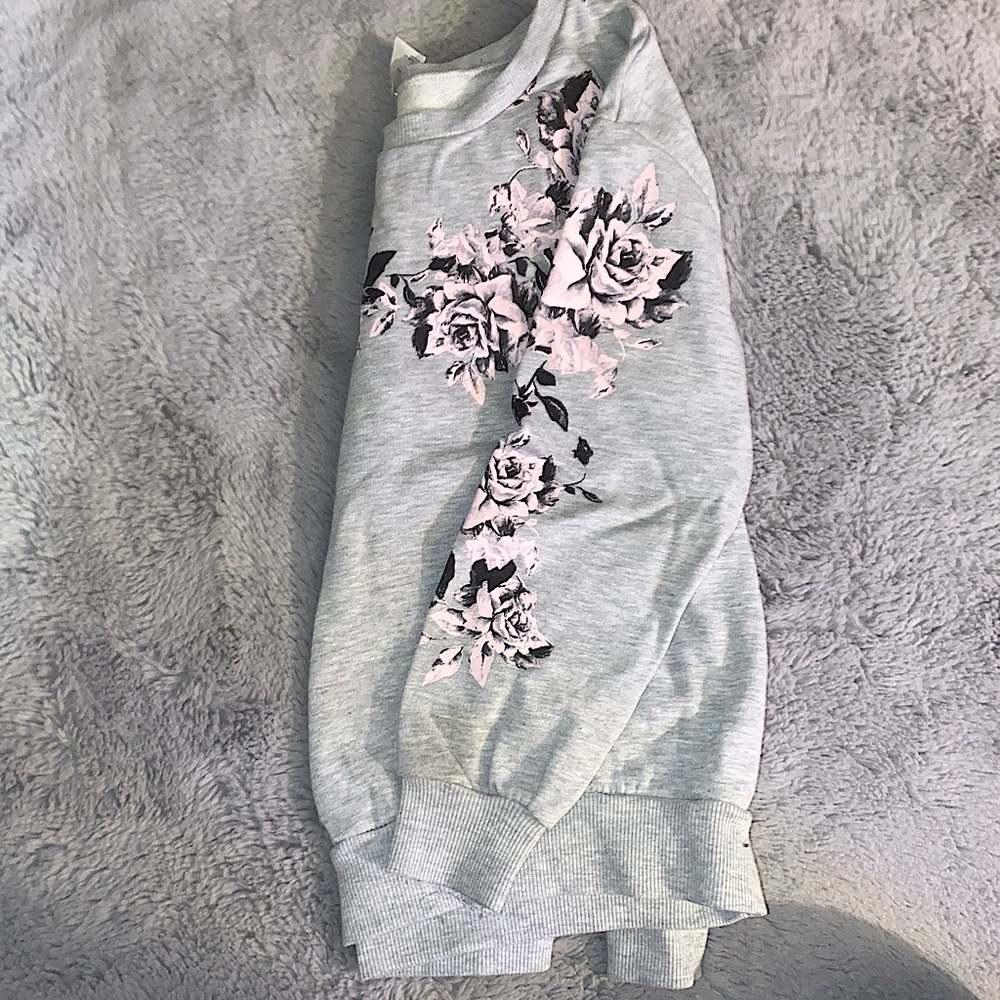 H&M floral pullover